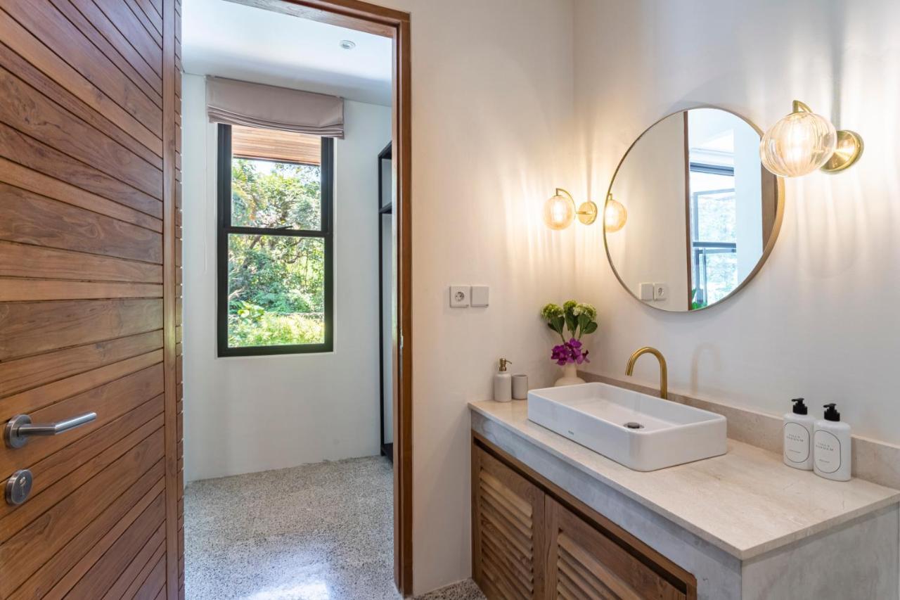 Villa Badoum Guesthouse Canggu Esterno foto